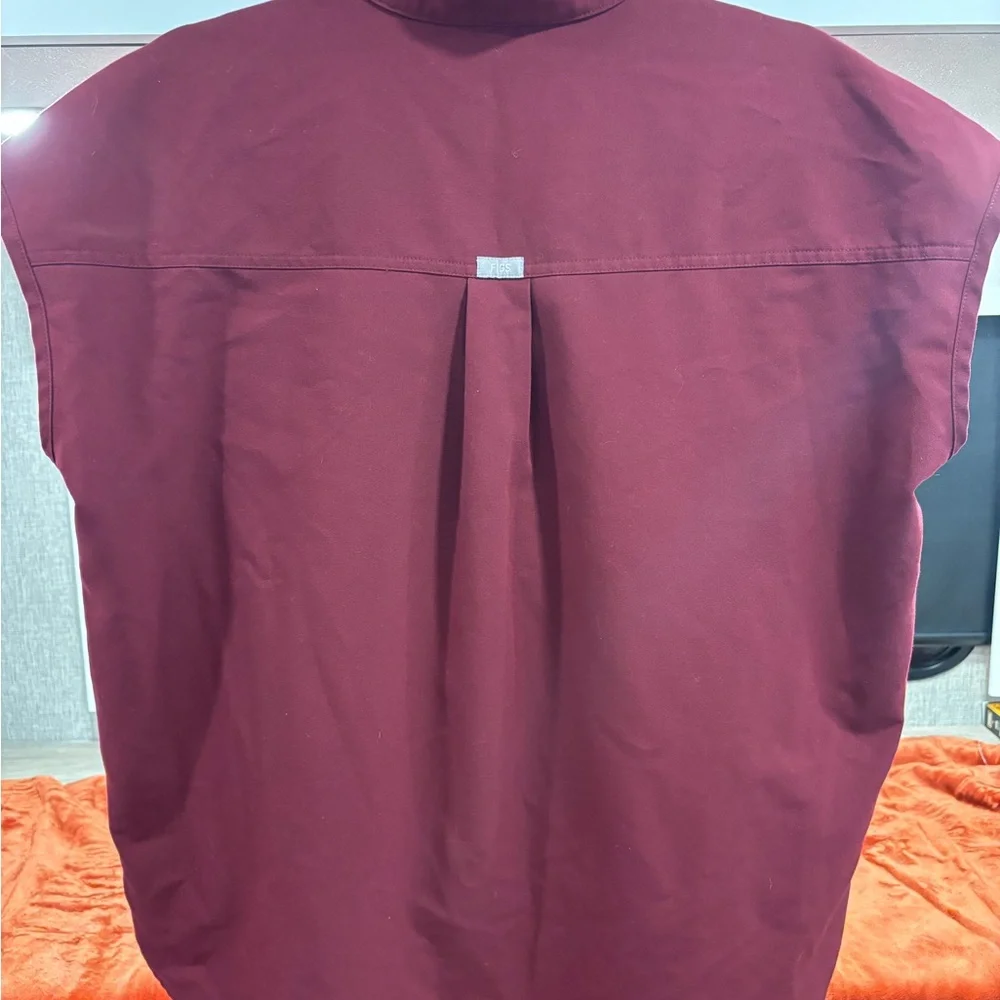 Figs Maroon V-Neck Scrub Top and Pants - Picture 2 of 7
